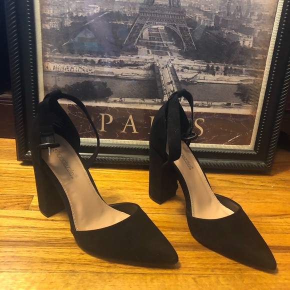 Shoedazzle Black High Heels W/ Ankle Strap Size 7 - Picture 2 of 5